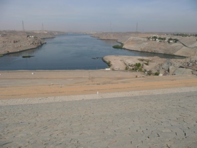 アスワンハイダムを訪れて地理の記憶を回収