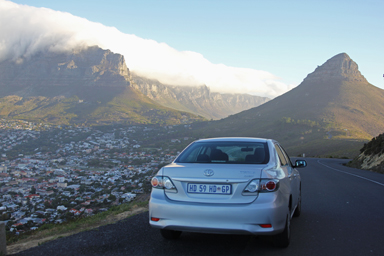 レンタカーで出発する直前の緊張と興奮
