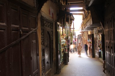 細い路地を歩いていて他人の家に入り込む瞬間