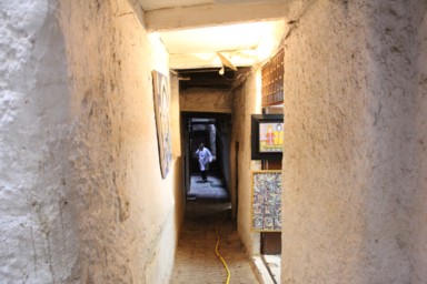 すれ違いざまの笑顔が生む距離の近さ