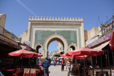 フェズの街の入り口にある美しい門