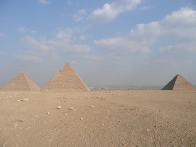 139mの高さを誇るピラミッド