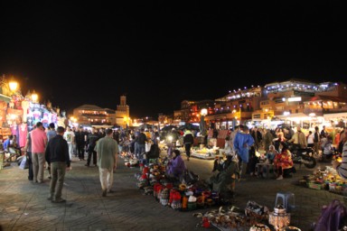 モロッコ雑貨が並ぶおしゃれな市場