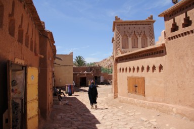 観光客に道をゆずる地元の人の穏やかさ