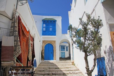 憧れを抑えながら歩く美しい街並み