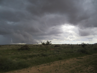 雨雲の位置が目でわかる広大な空