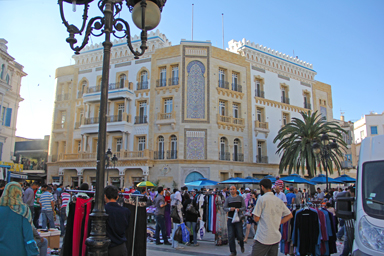 ヨーロッパの雰囲気が漂うチュニスの街並み