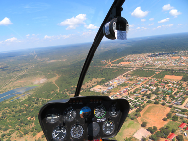 ヘリから眺めるヴィクトリアの滝で映画気分