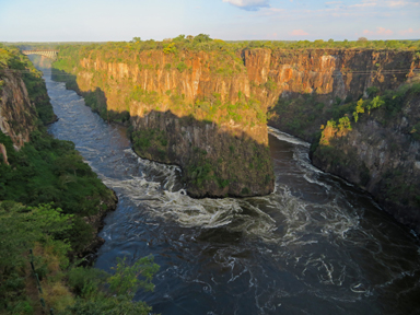 ヘアピンカーブを眺めながらのんびり過ごす時間