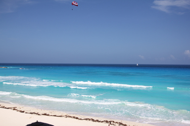 長く続くカンクンのビーチとプライベート感