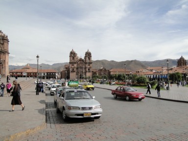 広場を歩くたびに変わる風景と気分