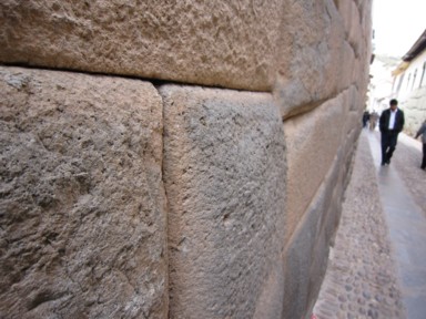 千年前の知恵が詰まった不思議な石