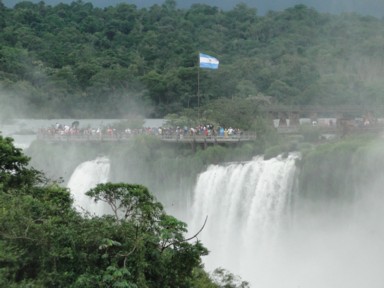 対岸のアルゼンチン側への案内リンク付き