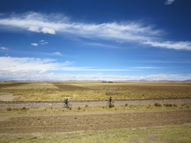 影も隠れる場所がない広大な大地