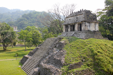 高い場所に祀られた神様の居場所