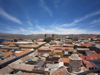 喧騒の中に静寂が混ざる不思議な街の空気