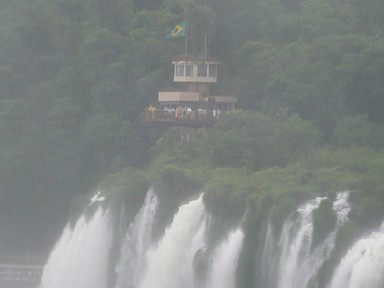 対岸のブラジル側への案内リンク付き