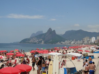 日本の冬とは真逆の陽気な時間が流れる場所