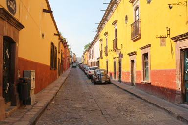 喫茶店から出た瞬間に広がるまばゆい光景