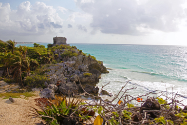 トゥルムのマヤ遺跡と美しい海