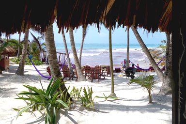 ビーチの真ん中にある宿の部屋