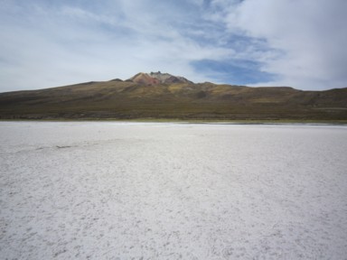 白が立体感を奪う不思議な遠近感