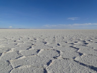 標高3700mに広がる世界一平らで何もない塩の大地