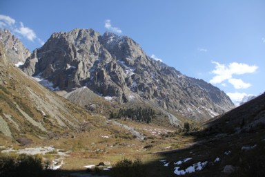 アラアルチャの山の影が大きくなってきた景色