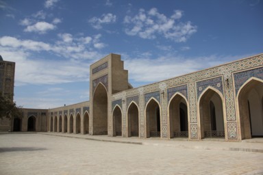 ブハラのカラーン・モスクの中庭の様子