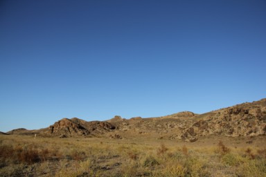 カザフスタンのイリ川の何もない大地の景色