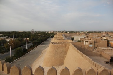 ヒヴァのイチャン・カラの城壁を上から見た整った美しい姿