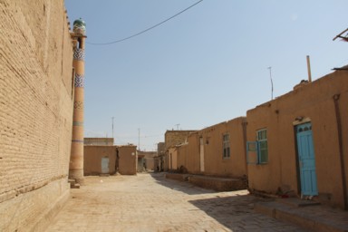 ヒヴァの歴史ある遺跡の隣に佇む住宅街