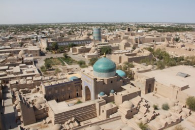 ヒヴァのイスラム・ホジャ・ミナレットのらせん階段を登った眼下に広がる絶景