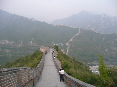 万里の長城の果てしない石の壁