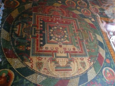 パンコルチョンデの寺院内部のマンダラの絵