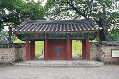 大陵苑の王様専用のお墓のための扉