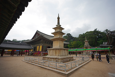 仏国寺の日本と似た境内の風景