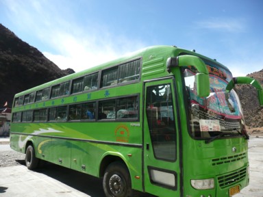 ラサから雲南省シャングリラへ向かう寝台バス