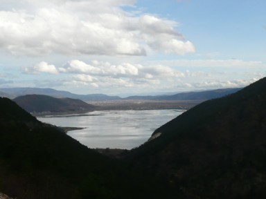 遠くに見えるシャングリラの街