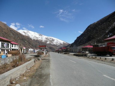 人を見かけない小さな村の食堂で昼休憩
