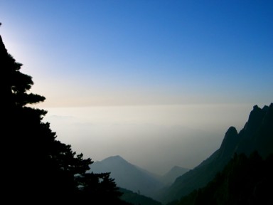 黄山に広がる雲海