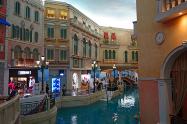 リゾートホテルの中にある運河