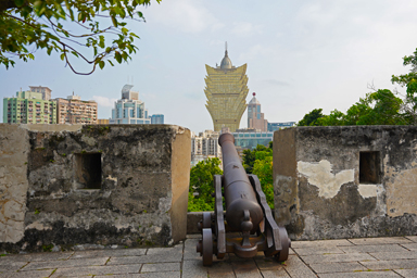 モンテの砦から世界最大級のカジノが立ち並ぶマカオの街並み
