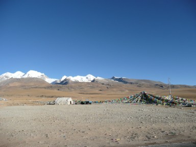 ナムツォへ向かう絶景ロード