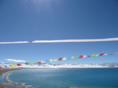 ナムツォ湖の神秘的な青と高地の静けさ