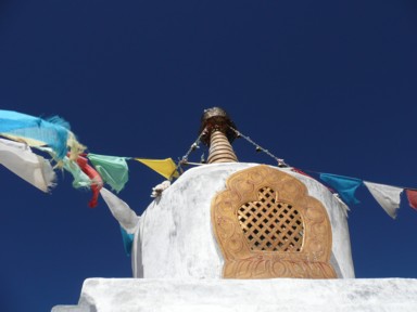 宇宙まで見えてしまいそうなナムツォの濃い青の空