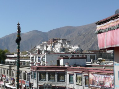 大昭寺から望むポタラ宮