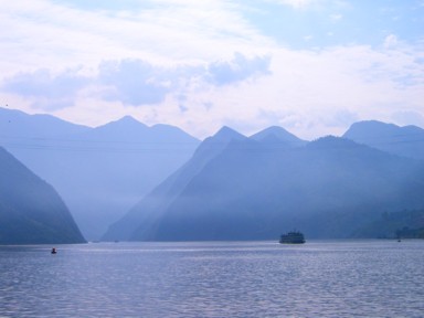 三峡の山々の美しい姿