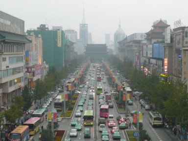 歴史と大渋滞とビルが並ぶ西安