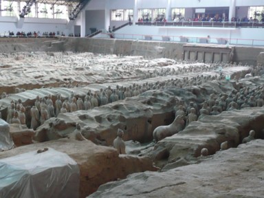 兵馬俑を後ろから見る迫力